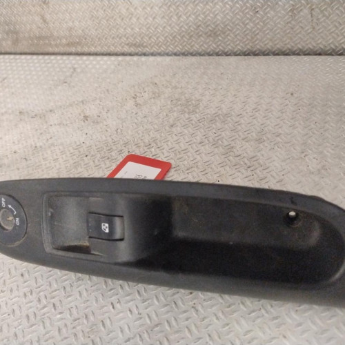 Commande lève-glace porte avant droite Renault CLIO II 1.5 dci (2001-2009) 3 portes