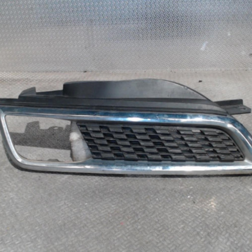 Enjoliveur phare d Nissan MICRA III 1.2 16v (2003-2010)