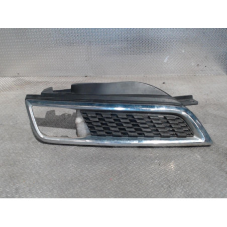 Enjoliveur phare d Nissan MICRA III 1.2 16v (2003-2010)