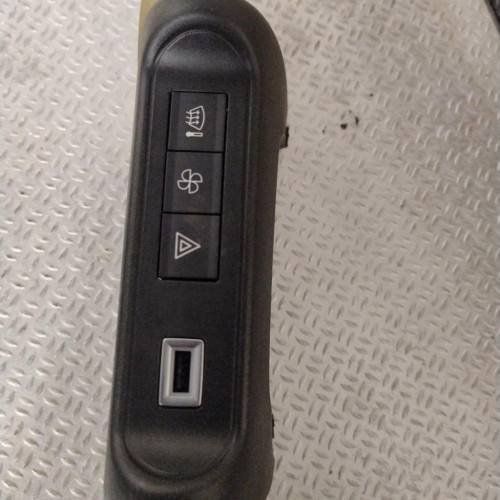 Bouton de warning CITROEN AMI  AMI