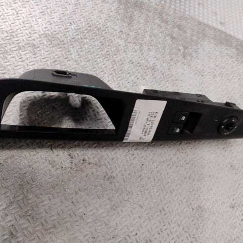 Commande lève-glace porte avant gauche Kia CEE'D 3-5 portes 1.6 crdi 115 (2006-2012)