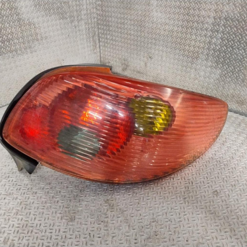 Feu arrière droit Peugeot 206 CC 1.6 hdi 110 (2005-2007)