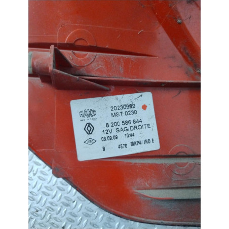 Feu arrière droit Renault CLIO III Grandtour 1.5 dci (2007-2012) 5 portes