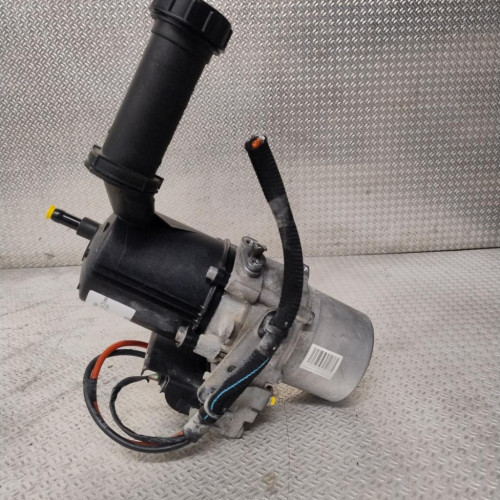 Pompe direction assistee Citroën C4 II 1.6 hdi 90 (2009) 5 portes