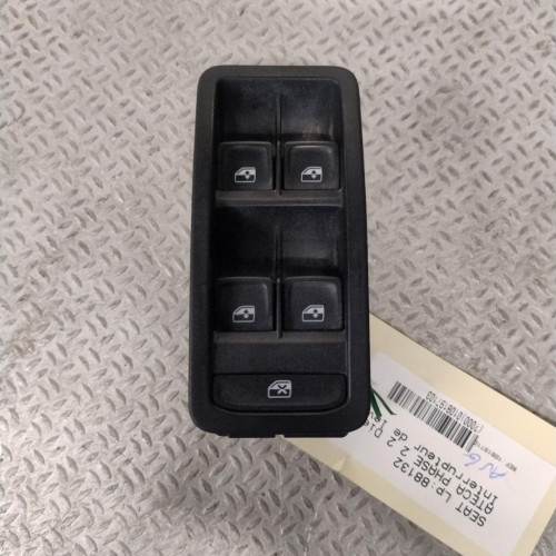 Commande lève-glace porte avant gauche Seat ATECA 2.0 tdi (2016)