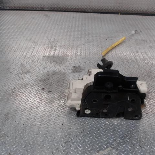 Serrure porte ard Audi A4 B7 1.9 tdi (2004-2008) 4 portes