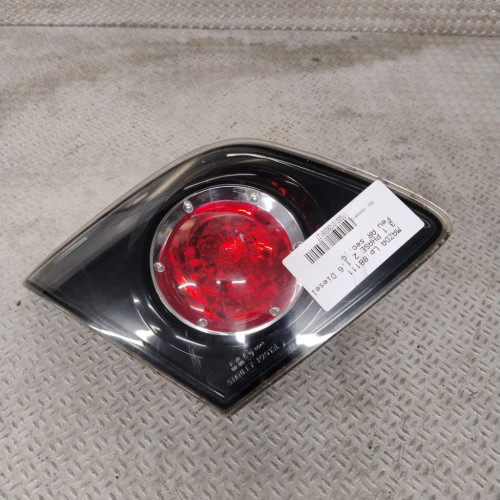 Feu arrière interieur gauche Mazda 3 1.6 di turbo (2004-2009)