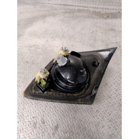Feu arrière interieur gauche Mazda 3 1.6 di turbo (2004-2009)