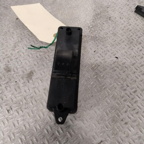 Commande lève-glace porte avant droite Mazda 3 1.6 di turbo (2004-2009)