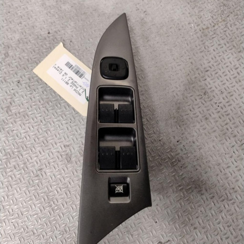 Commande lève-glace porte avant gauche Mazda 3 1.6 di turbo (2004-2009)