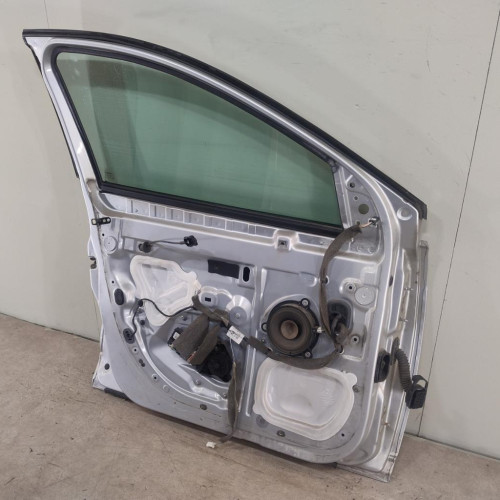 Porte avant gauche Renault MEGANE III 3-5 portes 1.5 dci (2009)