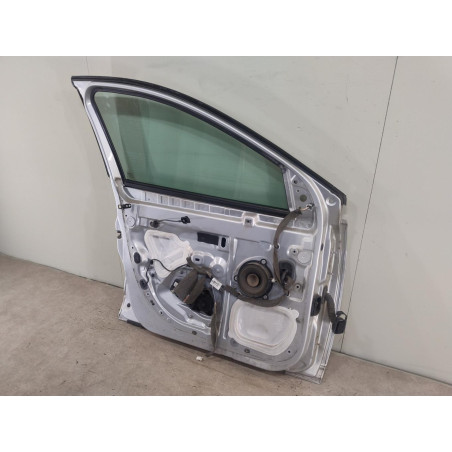 Porte avant gauche Renault MEGANE III 3-5 portes 1.5 dci (2009)
