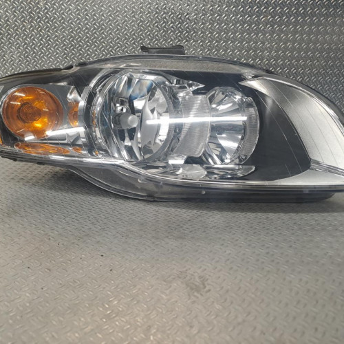 Phare droit Audi A4 B7 Avant 1.9 tdi (2004-2008)