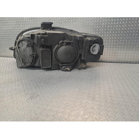 Phare droit Audi A4 B7 Avant 1.9 tdi (2004-2008)