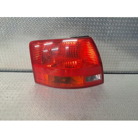 Feu arrière gauche Audi A4 B7 Avant 1.9 tdi (2004-2008)