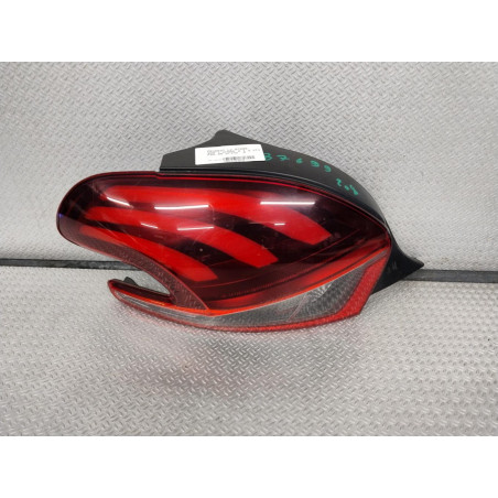 Feu arrière gauche Peugeot 208 I 1.2 vti 68 - puretech 68 (2016) 5 portes
