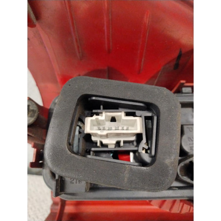 Feu arrière droit Peugeot 307 Break 1.6 hdi 110 (2004-2008) 5 portes