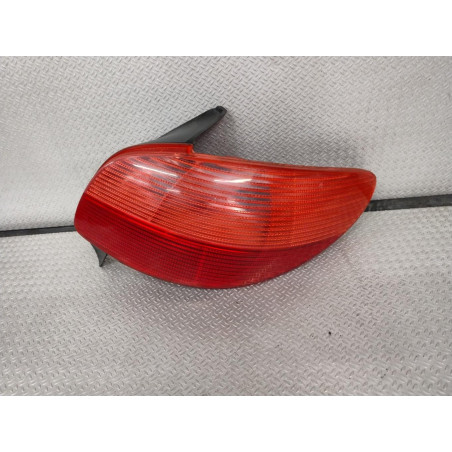 Feu arrière droit Peugeot 206 3-5 portes 1.4 i (1998-2012) 3 portes