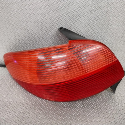 Feu arrière gauche Peugeot 206 3-5 portes 1.4 i (1998-2012) 3 portes