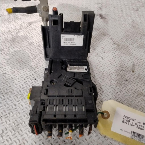 Platine fusible av PEUGEOT 3008 1  0