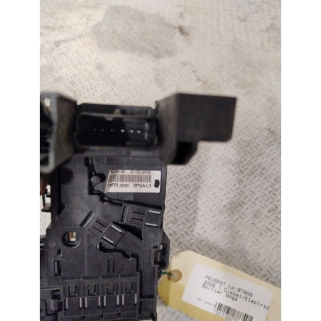 Platine fusible av PEUGEOT 3008 1  0
