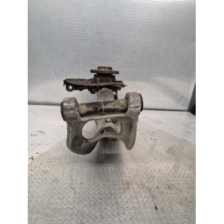 Triangle inf avg Citroën C5 III 2.0 hdi 140 (2008) 4 portes