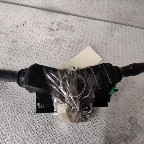 Commande clignotant Toyota YARIS 1.0 (2010)