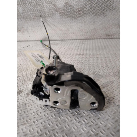Serrure porte arg Toyota YARIS 1.0 (2010)