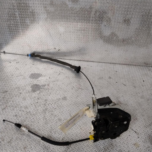Serrure porte avd Audi A1 1.6 tdi (2011-2015)