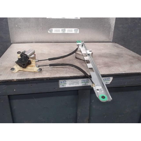 Mecanisme  moteur lève-glace avant droit Renault MASTER III Autobus-Autocar 2.3 dci 125 fwd (2011)