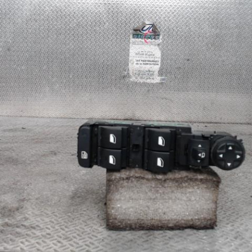 Commande lève-glace porte avant gauche Opel CORSA F 1.5 (2019)