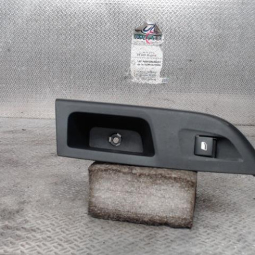 Commande leve-glace porte arrière droite Opel CORSA F 1.5 (2019)