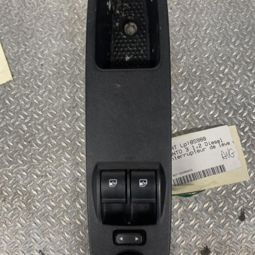Commande lève-glace porte avant gauche Fiat PUNTO 1.3 d multijet (2012)