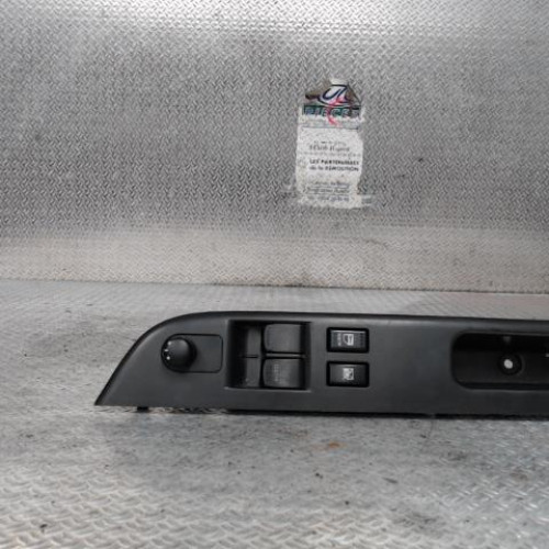 Commande lève-glace porte avant gauche Suzuki SWIFT III 1.3 ddis (2005)