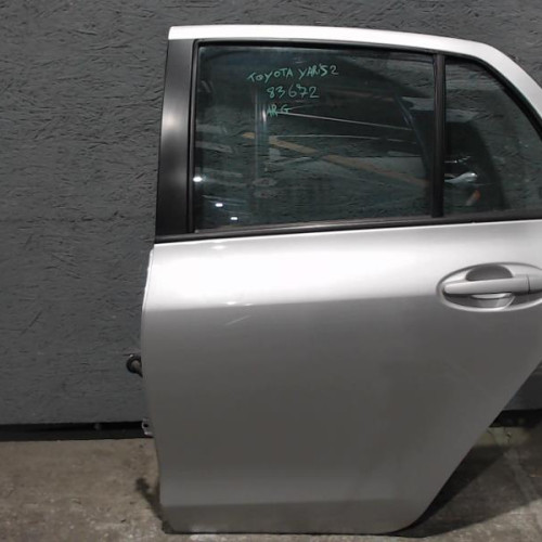 Porte arrière gauche Toyota YARIS 1.4 d-4d (2005-2012)