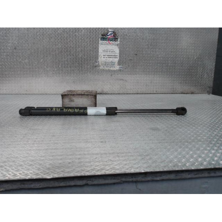 Verin gauche hayon Skoda FABIA I A trois volumes 1.4 (2001-2003)