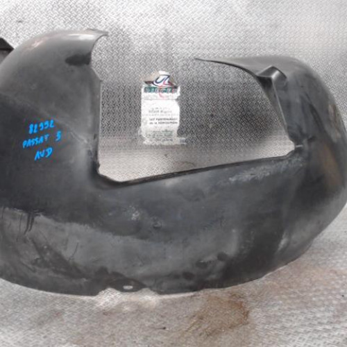 Passage roue avd Vw PASSAT B6 1.9 tdi (2005-2010) 4 portes