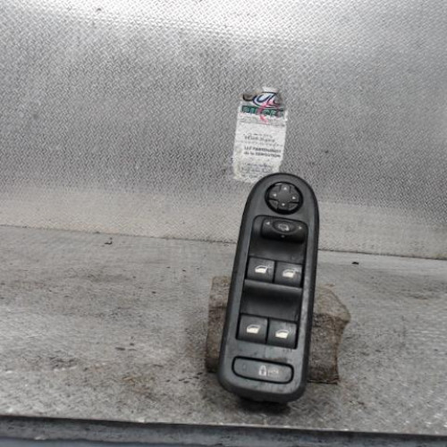 Commande lève-glace porte avant gauche Citroën C5 III Break 1.6 hdi 110 (2008) 5 portes