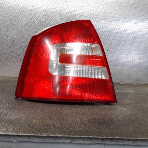 Feu arrière gauche SKODA OCTAVIA 2  OCTAVIA 2 PHASE 1