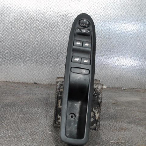 Commande lève-glace porte avant gauche Citroën C4 II 1.6 hdi 115 (2012)