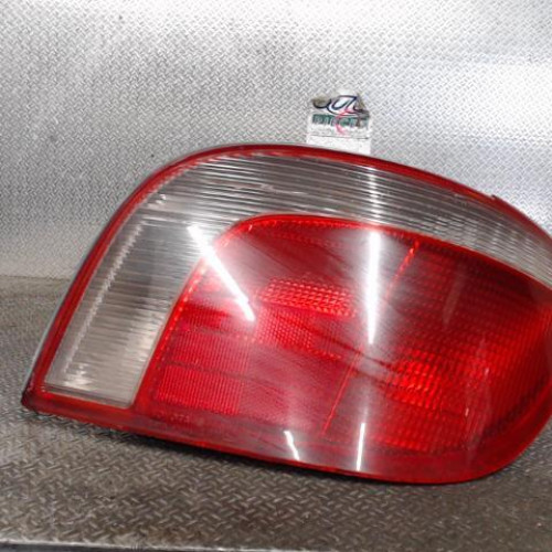 Feu arrière droit Toyota YARIS 1.0 (1999-2005)