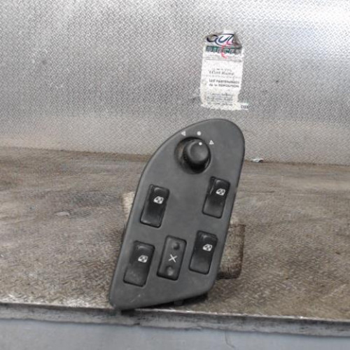 Commande lève-glace porte avant gauche Renault SAFRANE II 2.2 dt (1996-2000) 5 portes