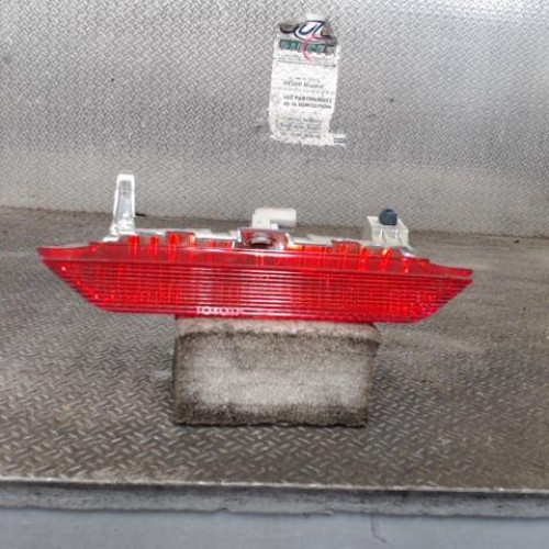 Feux stop supplementaire Toyota YARIS 1.4 d-4d (2001-2005)