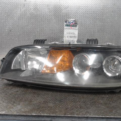 Phare gauche Fiat PUNTO 1.2 16v 80 (188.233, .235, .253, .255, .333, .353, .639,... (1999-2006)