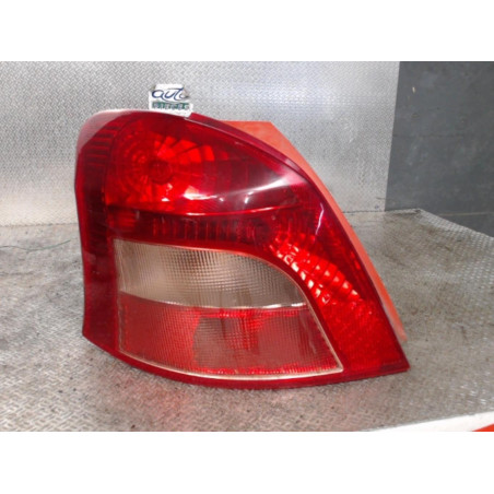 Feu arrière gauche Toyota YARIS 1.4 d-4d (2005-2012)