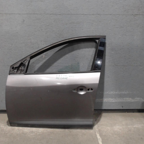 Porte avant gauche Renault MEGANE III Grandtour 1.9 dci (2009)