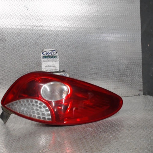 Feu arrière droit Peugeot 206 1.4 hdi eco 70 (2009-2013) 5 portes