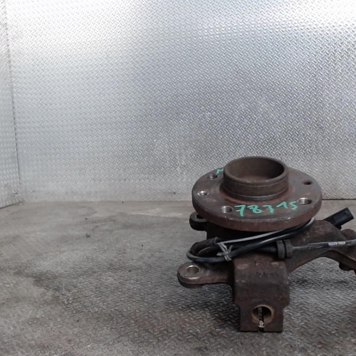 Pivot avg Nissan MICRA III 1.2 16v (2003-2010)