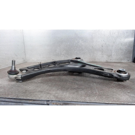 Triangle inf avg Renault TRAFIC III Camionnette 2.0 dci 120 (2019)