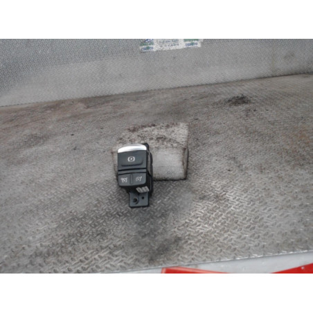 Interrupteur commande de frein a main Renault ESPACE V 1.6 dci 160 (2015)